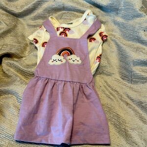 Worn a couple of times
Size:3months